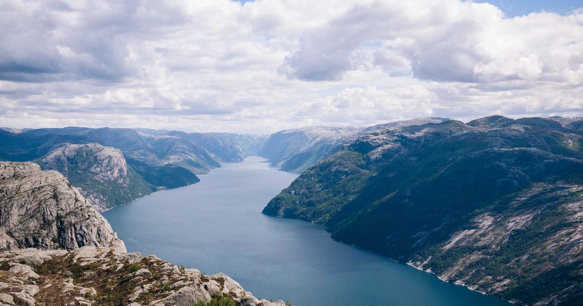 How SMS Booking Reminders Make or Break Your Adventure Tour Business